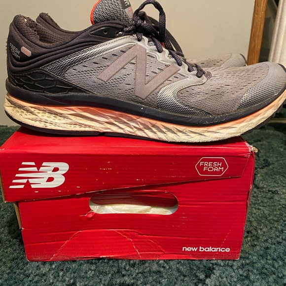 Women’s New Balance 1080s - Picture 6 of 10